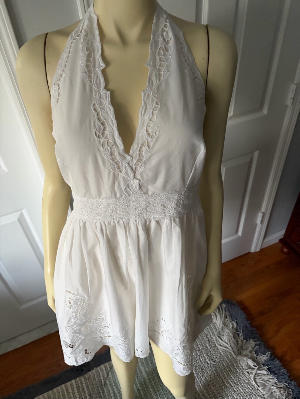 Zara White Halter Sundress with Lace Waist/ size medium/ zipper on the side